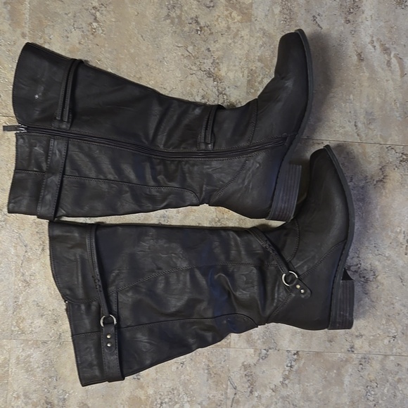 Shoes - Brown Knee Length Boots